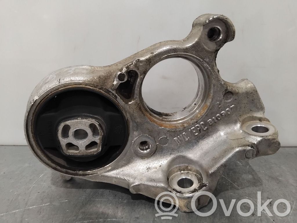 Peugeot 308 Engine mount bracket 
