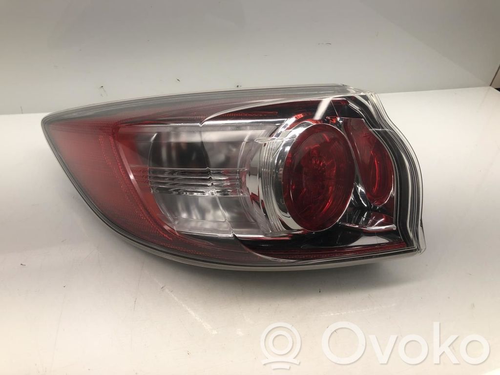 Mazda 3 II Aizmugurējais lukturis virsbūvē 