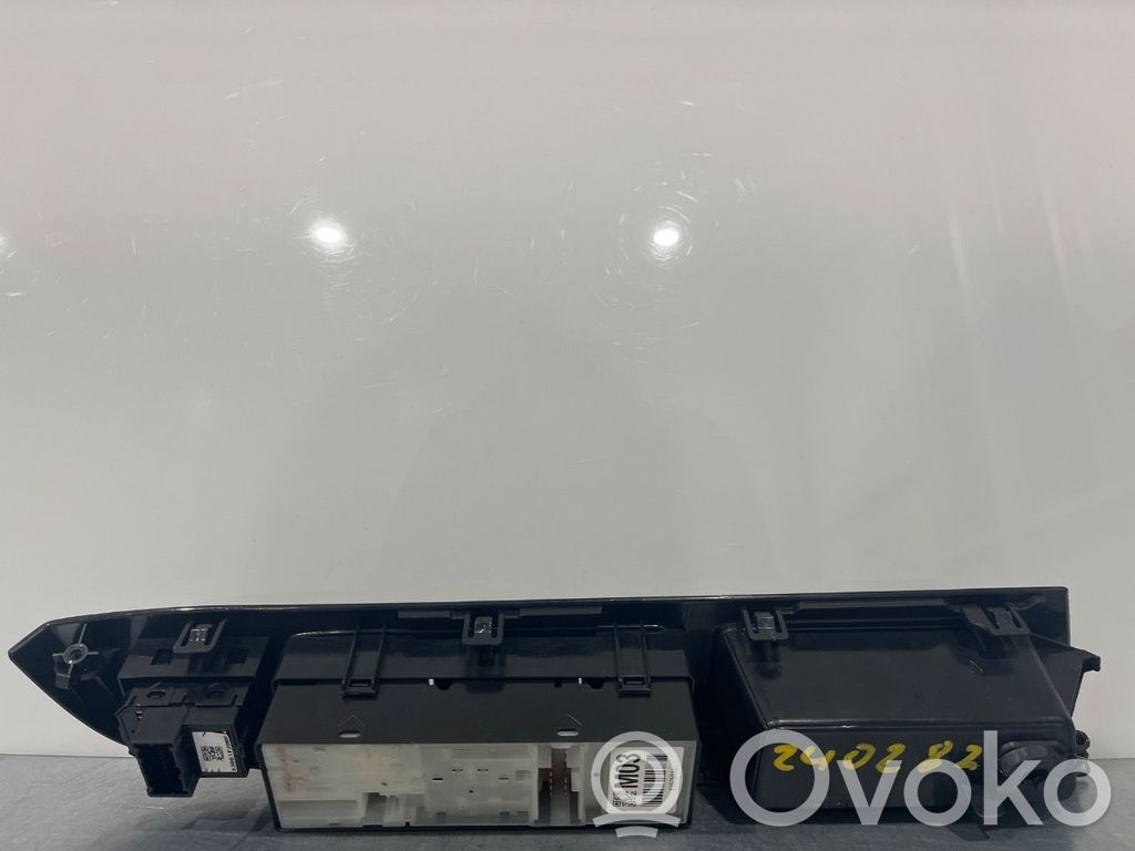 Subaru XV I Electric window control switch 