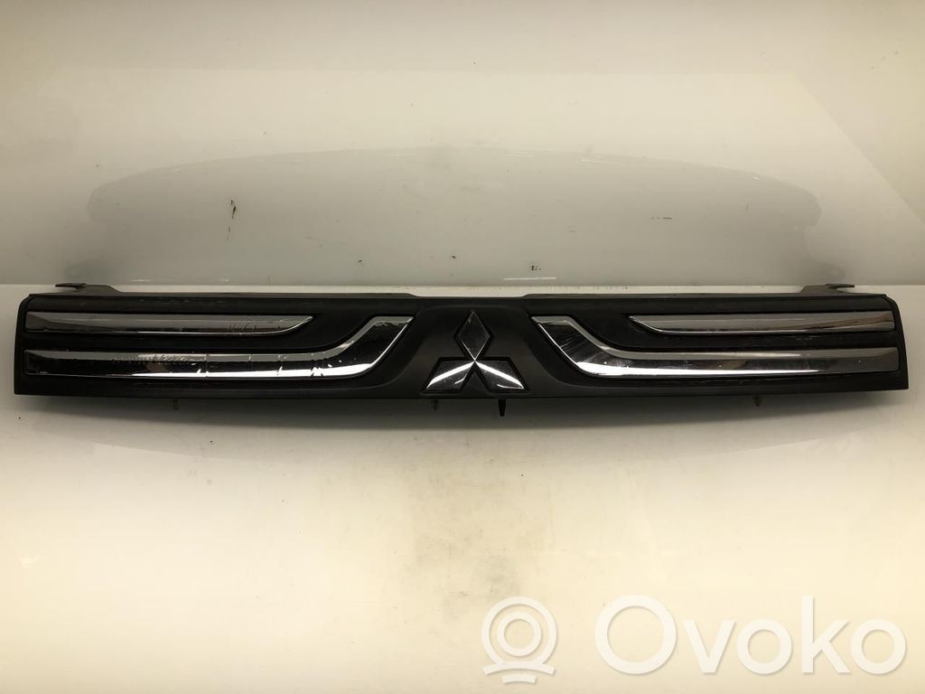 Mitsubishi Outlander Etusäleikkö 