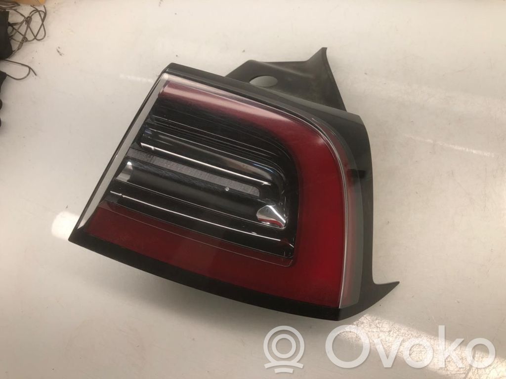 Tesla Model Y Takavalot 