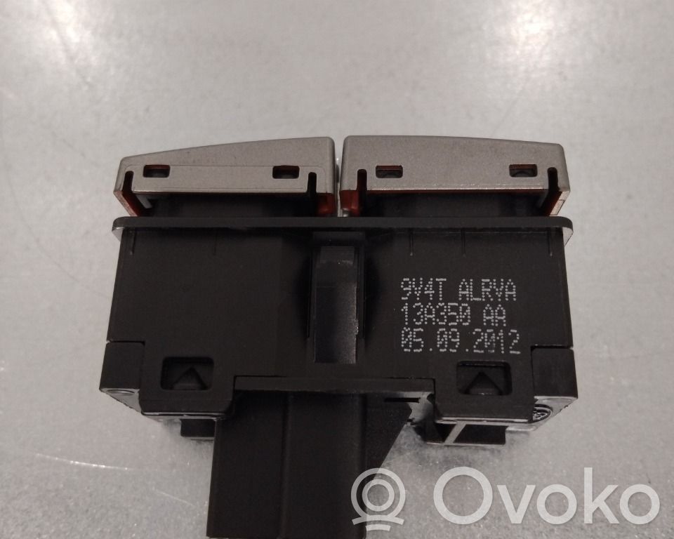 Ford Kuga I Botón interruptor de luz de peligro 