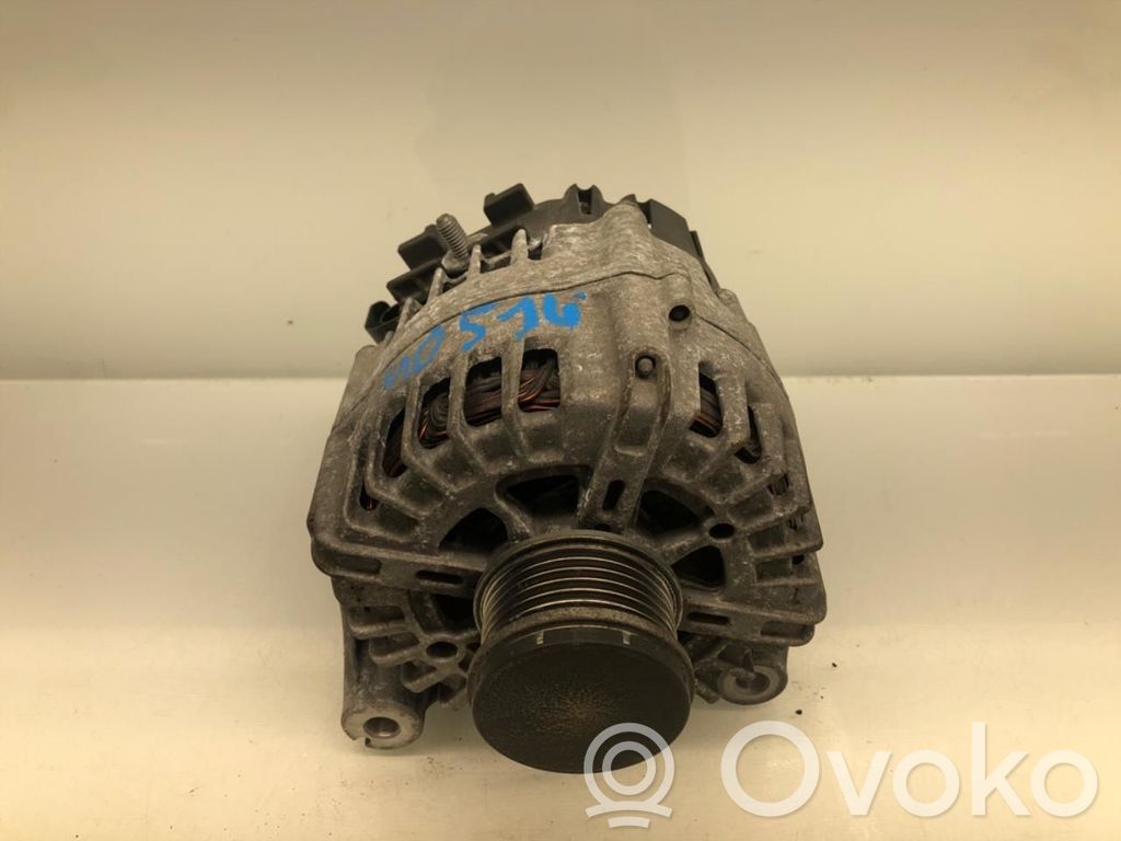 BMW 3 F30 F35 F31 Generatorius 