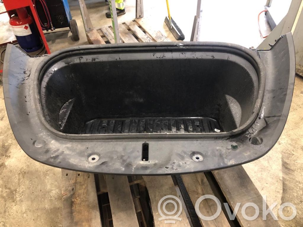 Tesla Model Y Bagažinės grindys 