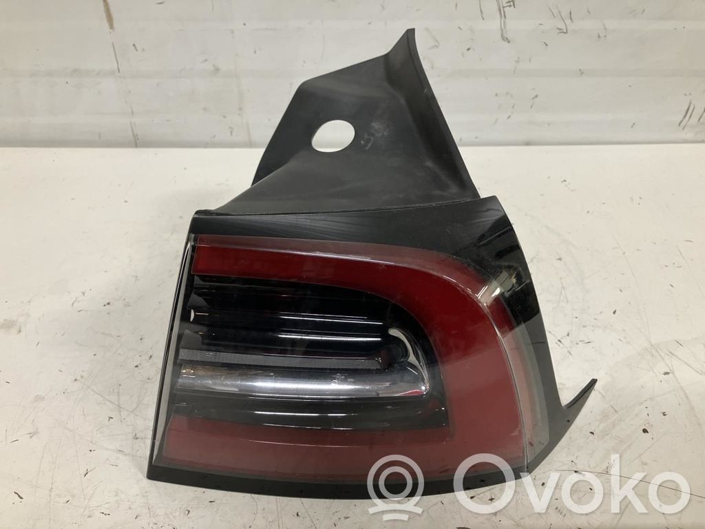 Tesla Model Y Takavalot 