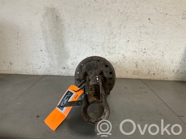 Opel Astra J Etuiskunvaimennin kierrejousella 