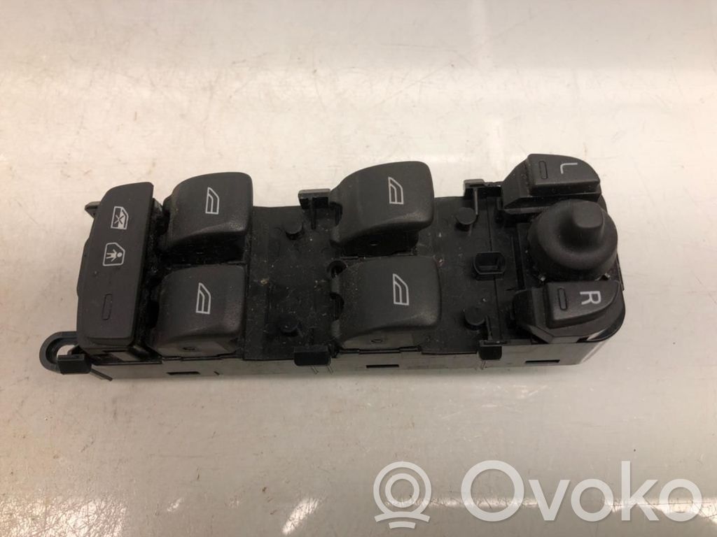 Volvo V70 Electric window control switch 