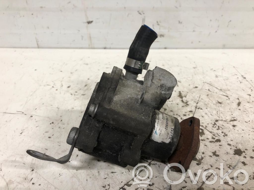 BMW X1 E84 Power steering pump 