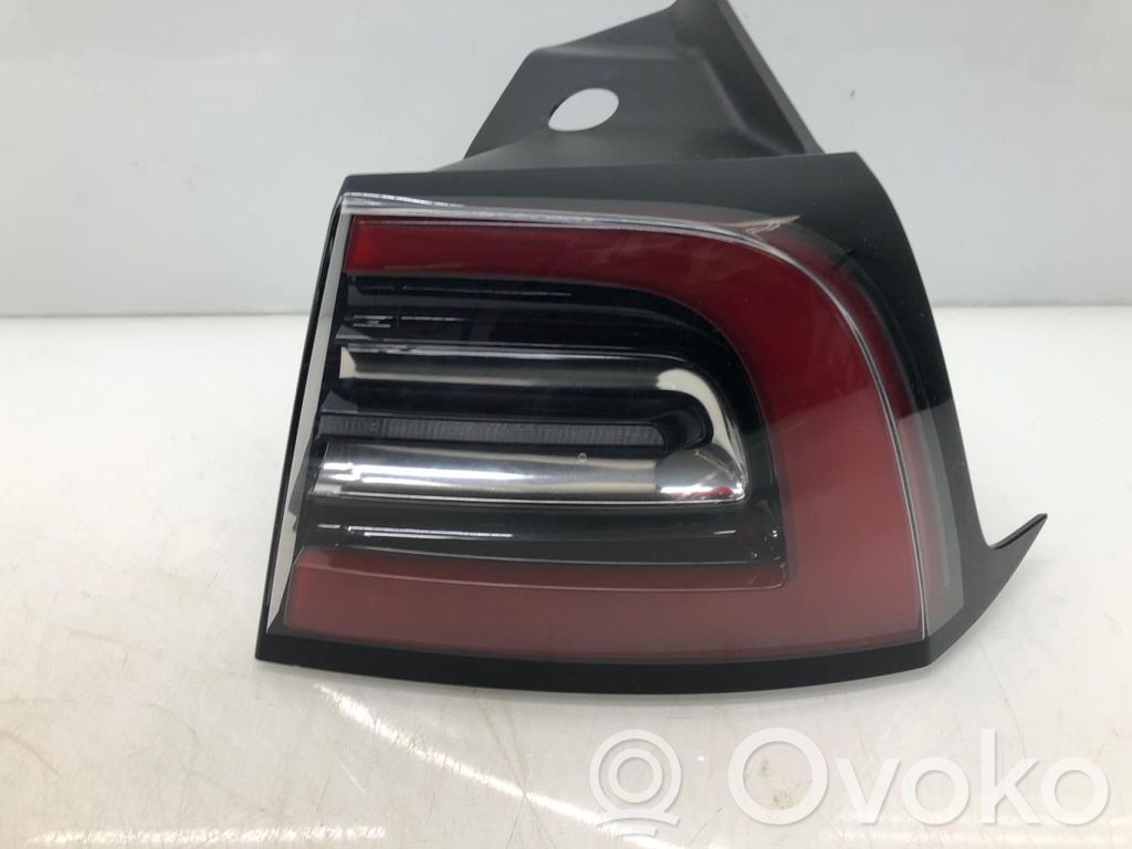 Tesla Model Y Takavalot 