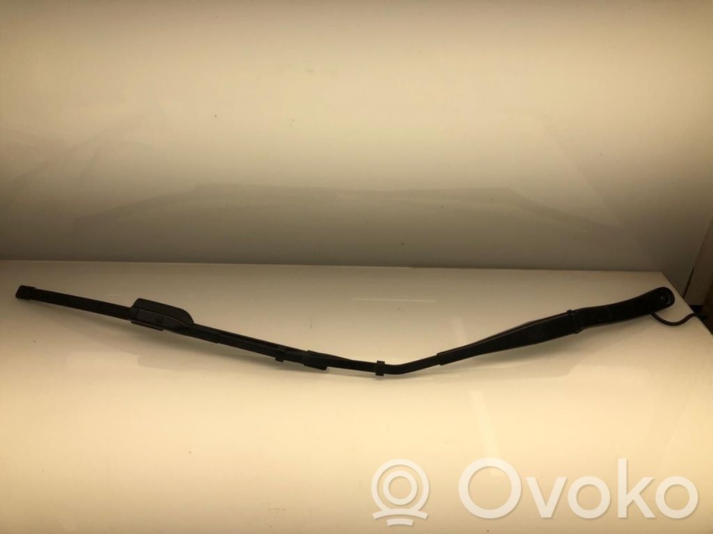 Tesla Model 3 Wischerarm vorne 
