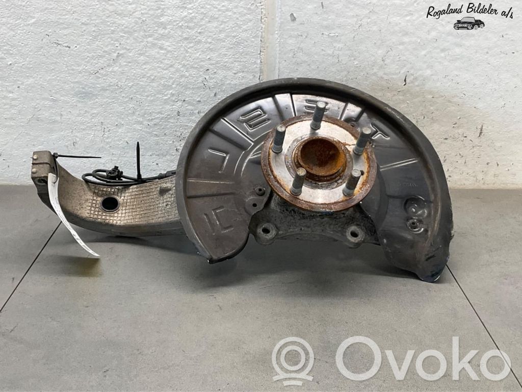 Tesla Model S Передний поворотный кулак (ступица, цапфа)