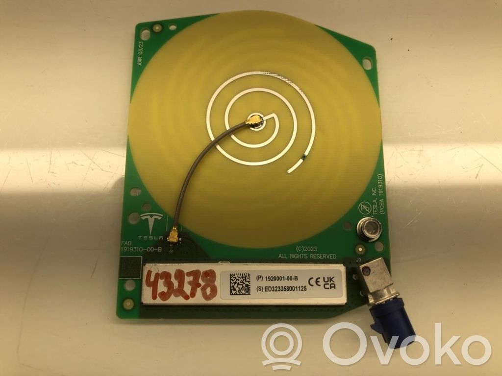 Tesla Model 3 Radio antenna 