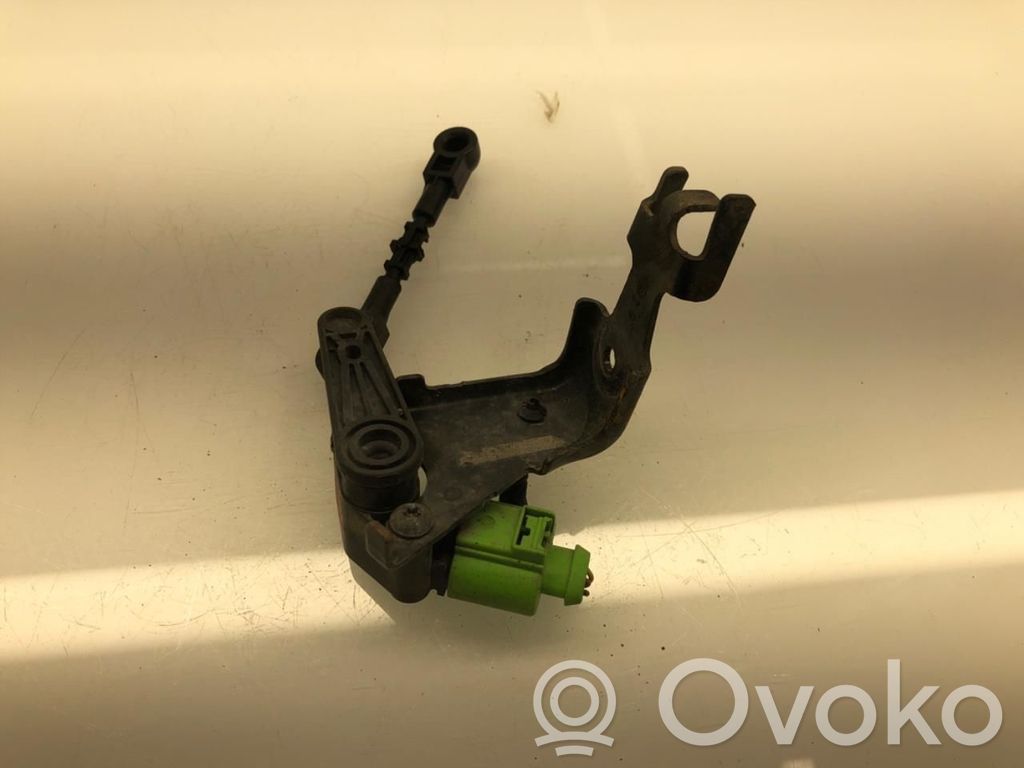 Audi e-tron Air suspension front height level sensor 