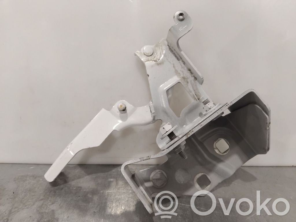 Opel Vivaro Konepellin saranat 