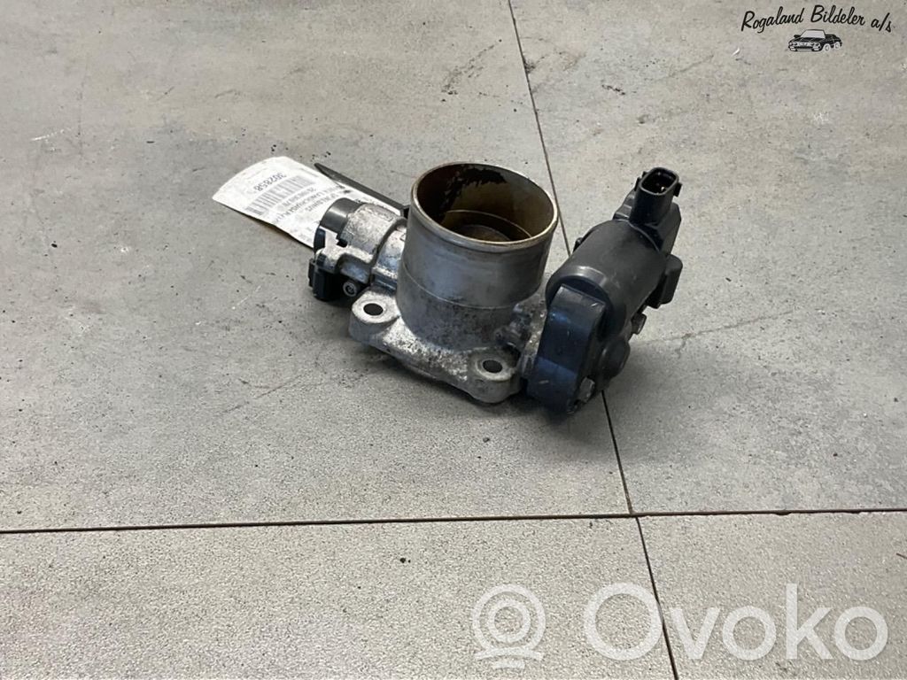 Toyota Land Cruiser (J120) Valvola corpo farfallato