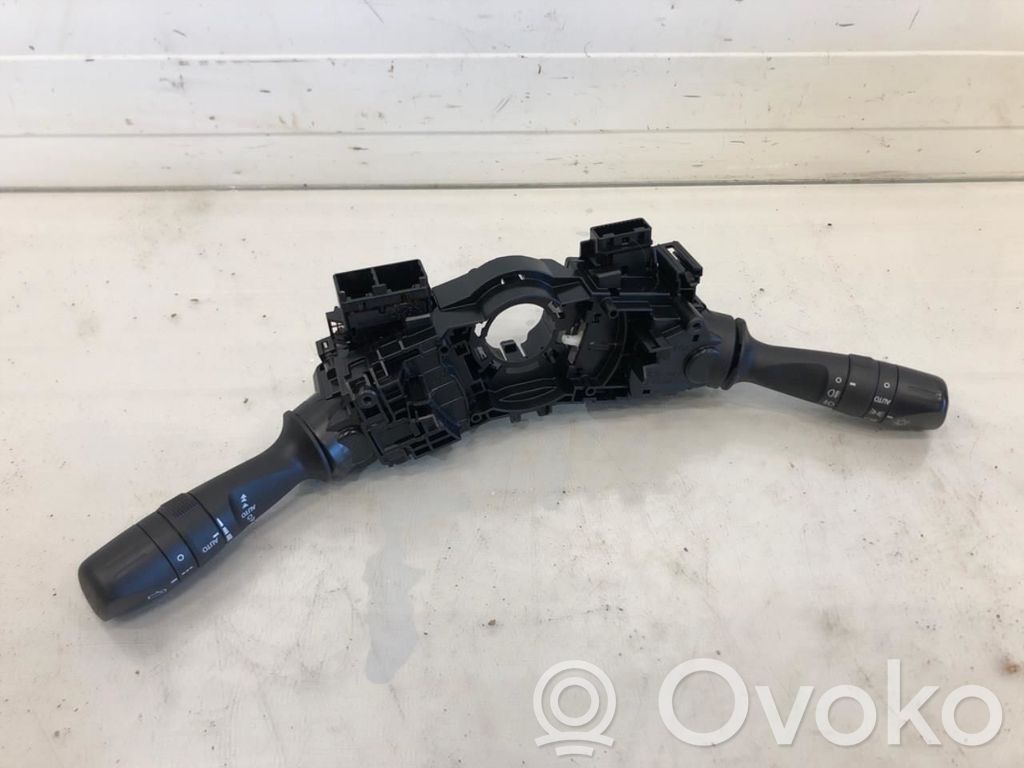 Toyota RAV 4 (XA40) Interruptor de control multifunción 