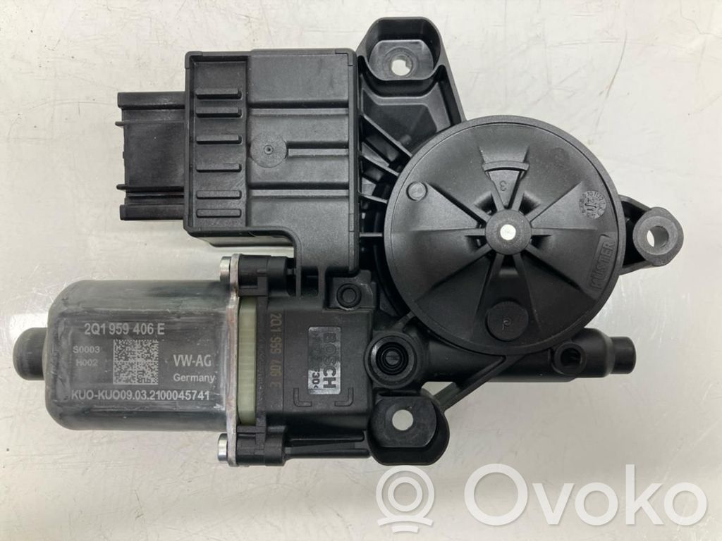 Volkswagen Polo VI Moteur de lève-vitre de porte avant 