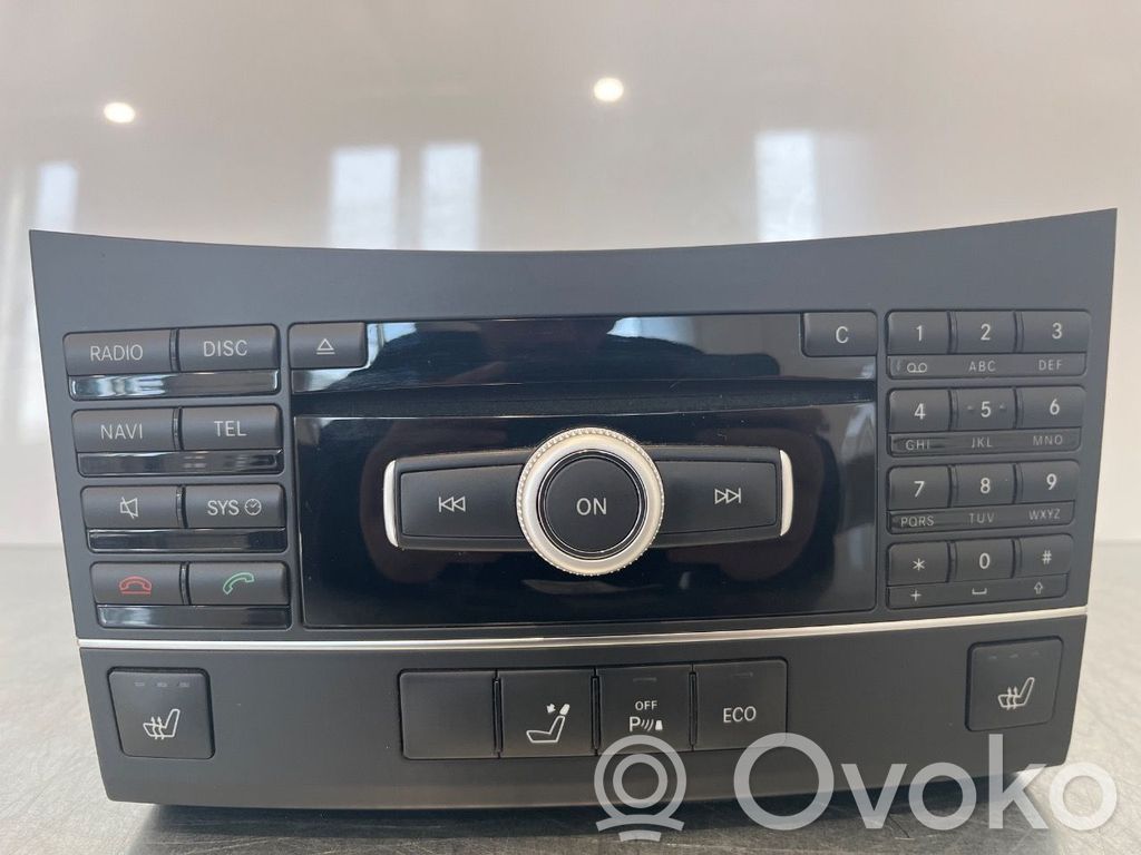 Mercedes-Benz E W212 Panel / Radioodtwarzacz CD/DVD/GPS 