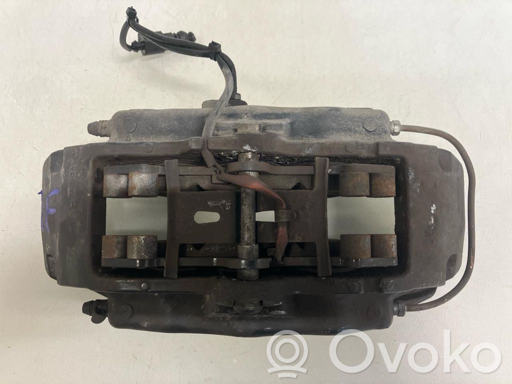 Audi Q7 4L Zacisk hamulcowy przedni 