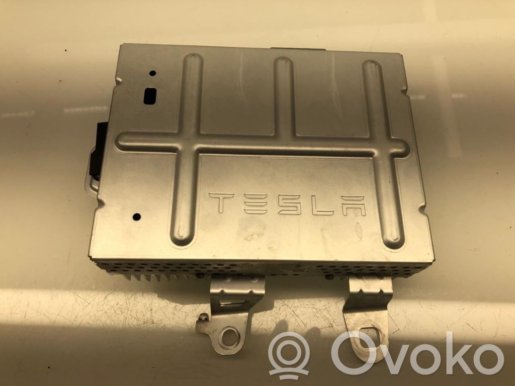 Tesla Model Y Garso stiprintuvas 