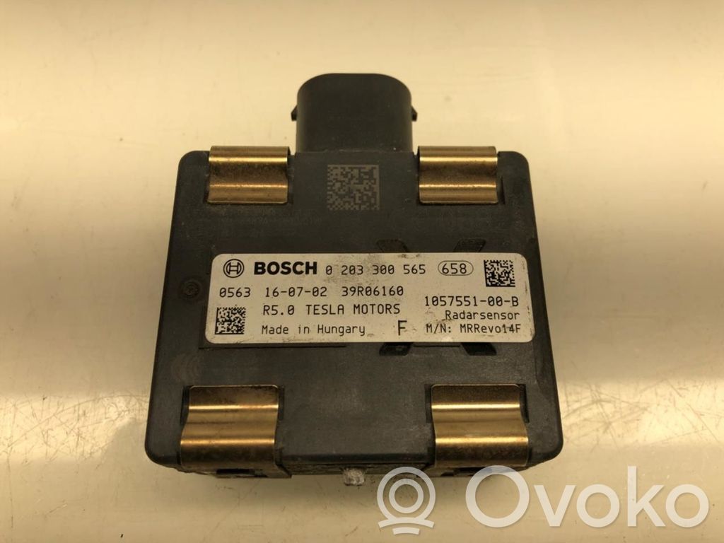 Tesla Model X Distronic sensor radar 