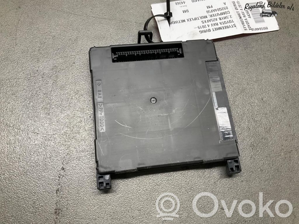 Toyota RAV 4 (XA50) Autres unités de commande / modules 