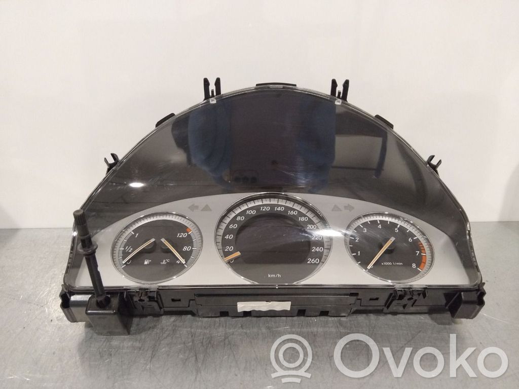 Mercedes-Benz C W204 Vitezometru (grup de instrumente) 