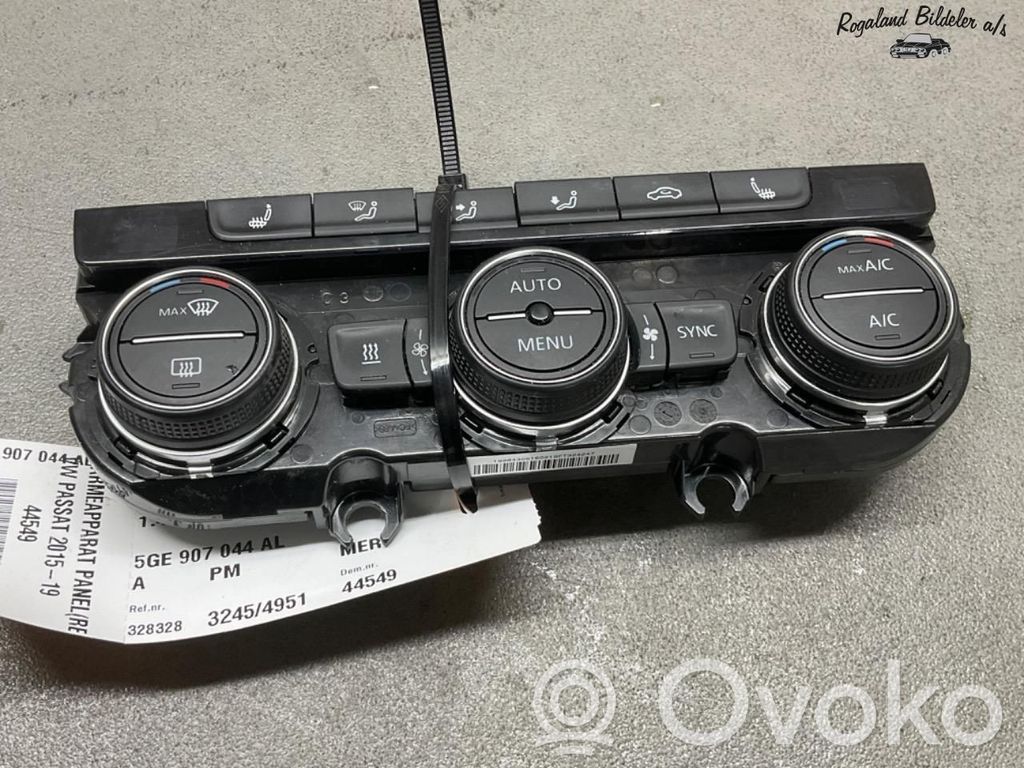 Volkswagen PASSAT B8 Rămă unitate control climatizare 