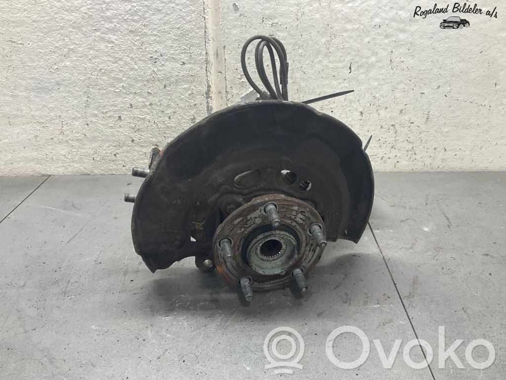 Toyota Auris E180 Fusée d'essieu de moyeu de la roue avant