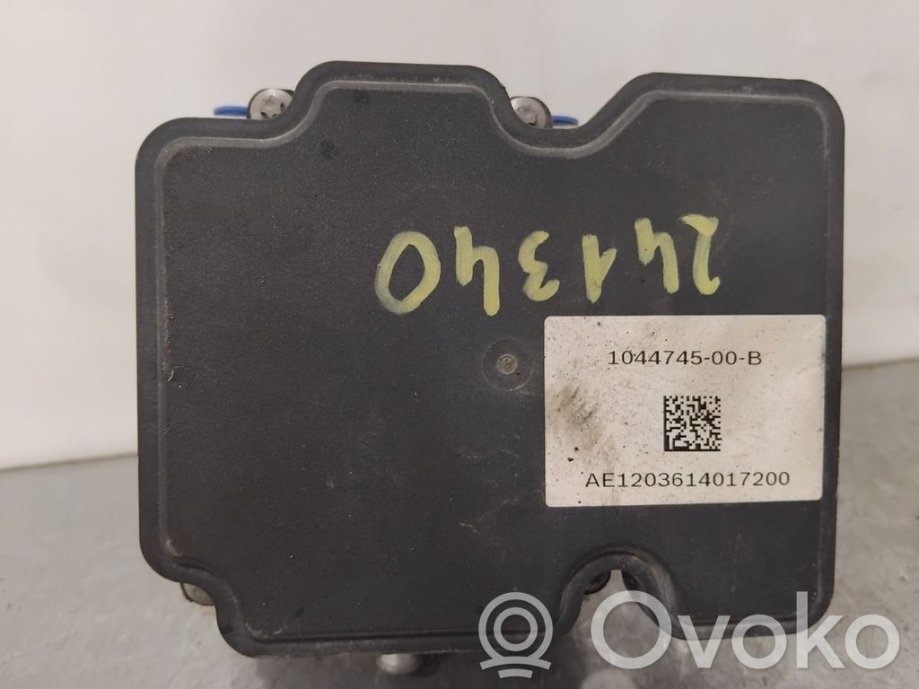 Tesla Model 3 Pompa ABS