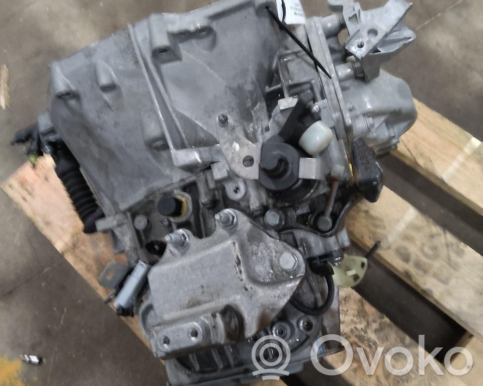 Peugeot 5008 II Manualna 6-biegowa skrzynia biegów 