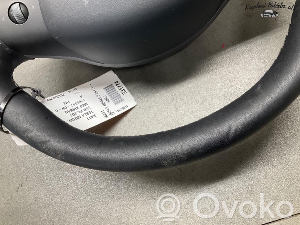 Tesla Model 3 Steering wheel 