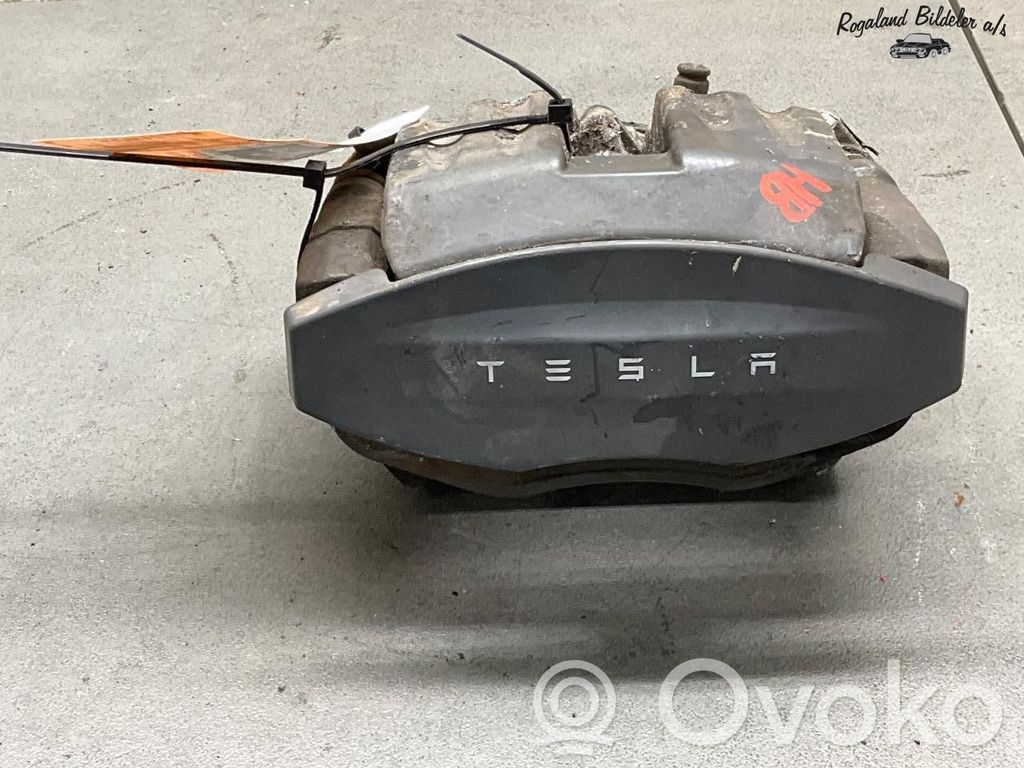 Tesla Model S Takajarrusatula 