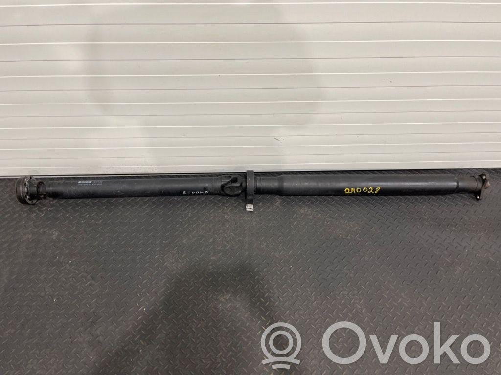 BMW 5 E60 E61 Kardanas komplekte 