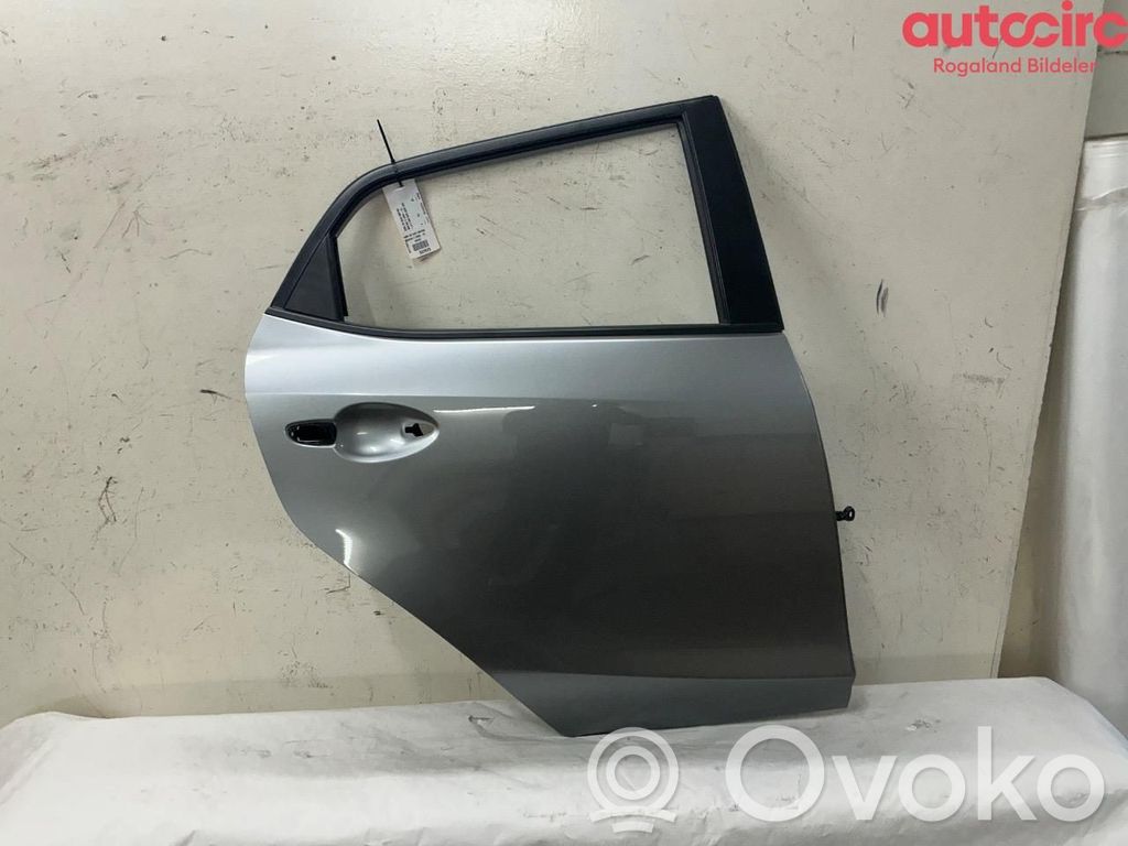 Mazda 2 Aizmugurējās durvis 