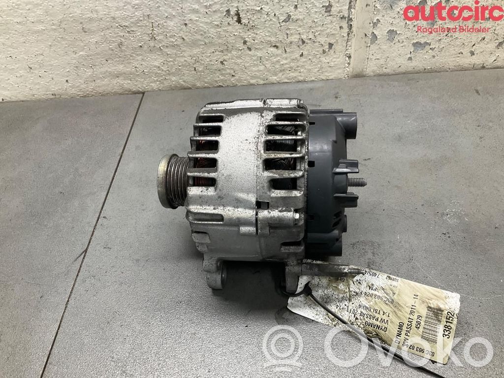 Volkswagen PASSAT B7 Generatore/alternatore 