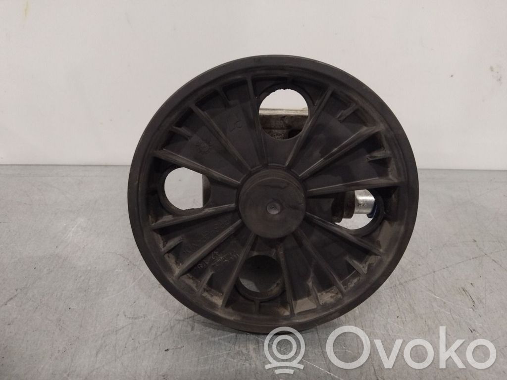 Volvo V70 Ohjaustehostimen pumppu 
