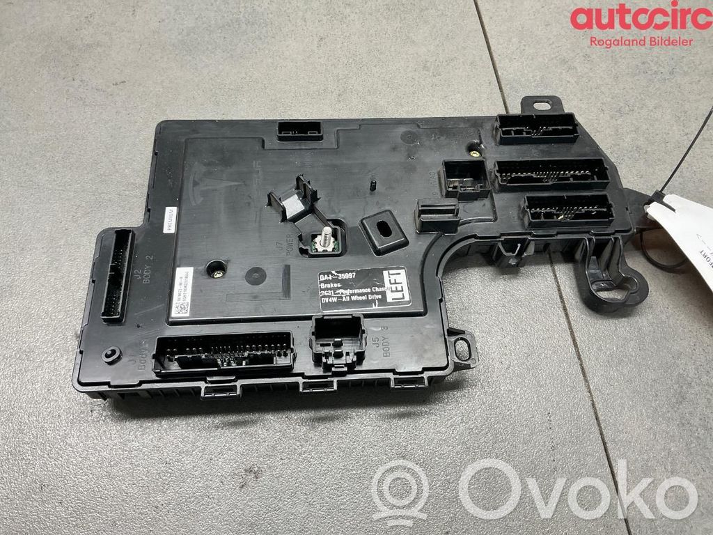 Tesla Model 3 Steuergerät 