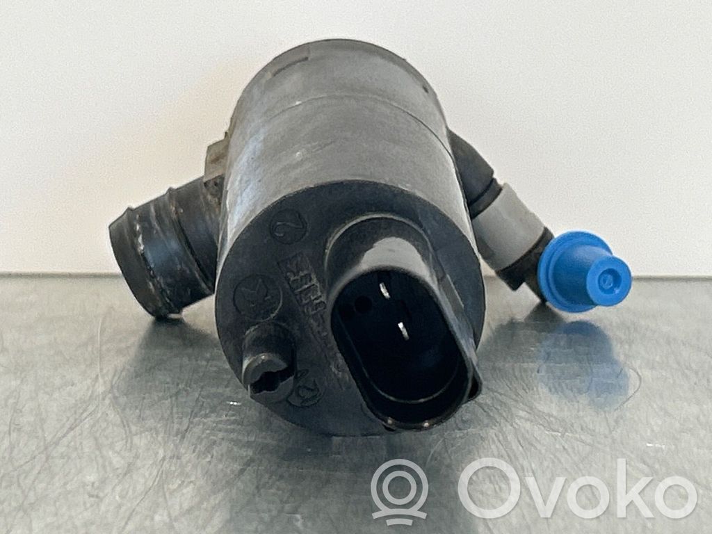 Toyota Avensis T270 Windscreen/windshield washer pump 