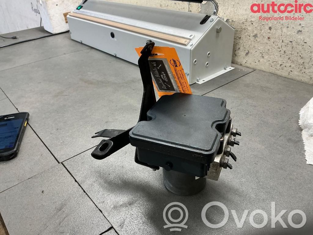 Mercedes-Benz EQB ABS-pumppu 