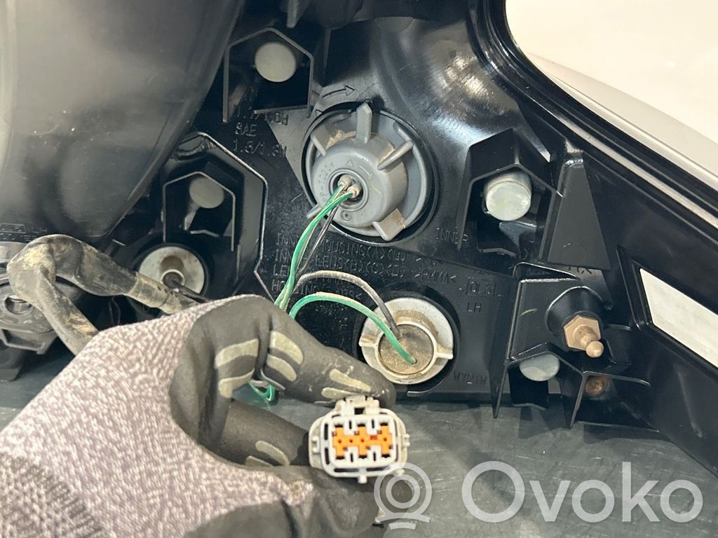 Nissan Leaf II (ZE1) Lampă spate în caroserie 