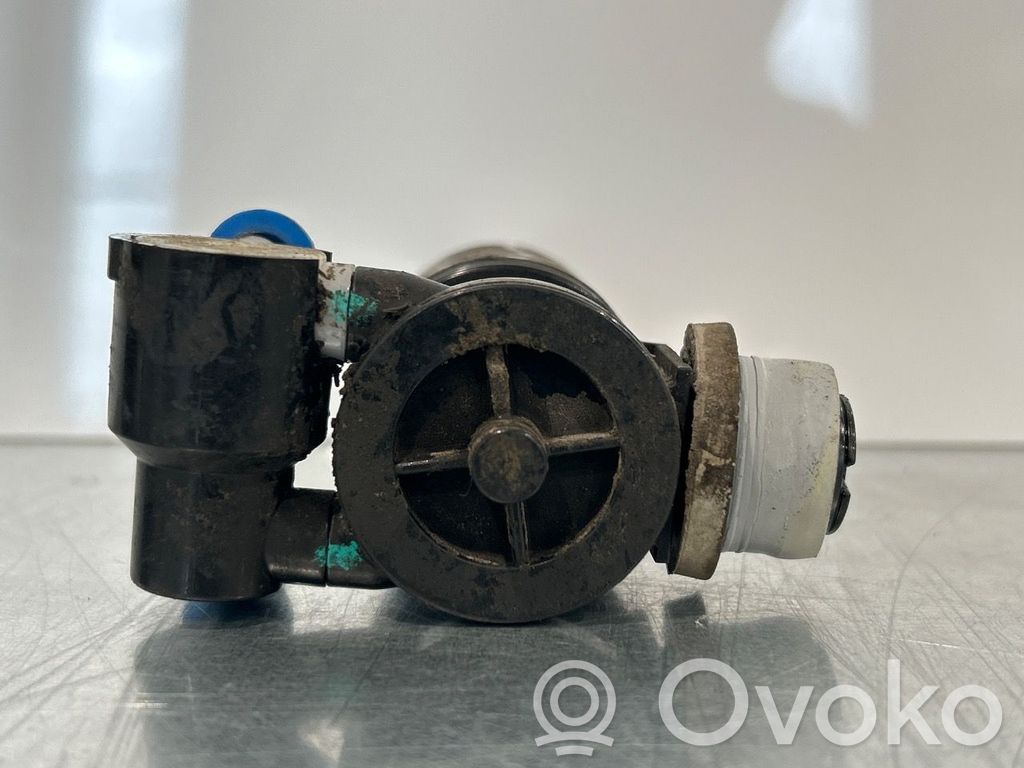 Ford Fiesta Windscreen/windshield washer pump 