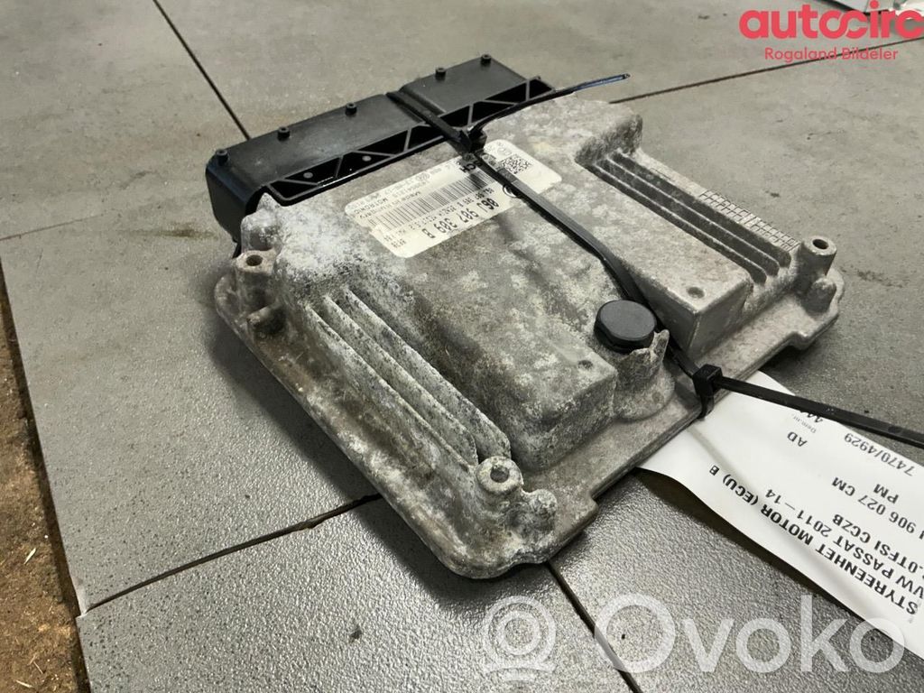 Volkswagen PASSAT B7 Engine control unit/module ECU 