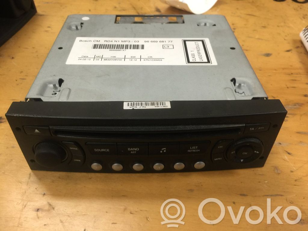Peugeot Partner Unitate principală radio/CD/DVD/GPS 