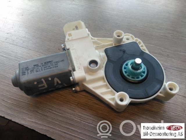 BMW 5 F10 F11 Motor macara geam ușă față 
