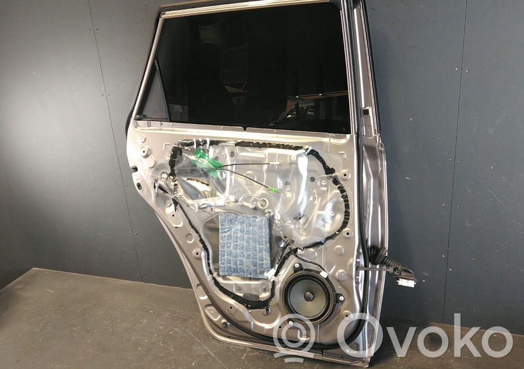 Toyota Auris E180 Puerta trasera 