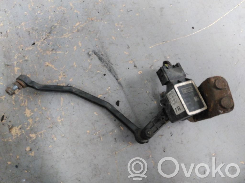 Volvo V70 Sensore di livello di altezza della sospensione pneumatica anteriore (usato) 
