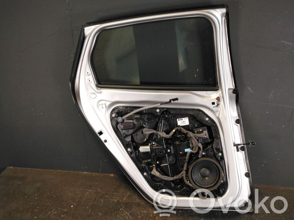Volvo V40 Galinės durys 