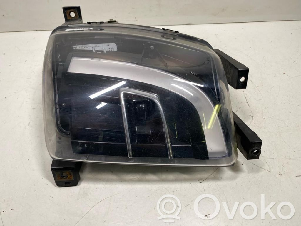 Tesla Model X Miglas lukturis priekšā 