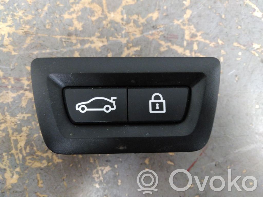 BMW X3 G01 Tailgate opening switch 